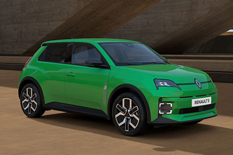 zu sehen ist ein grüner Renault R5 elektric