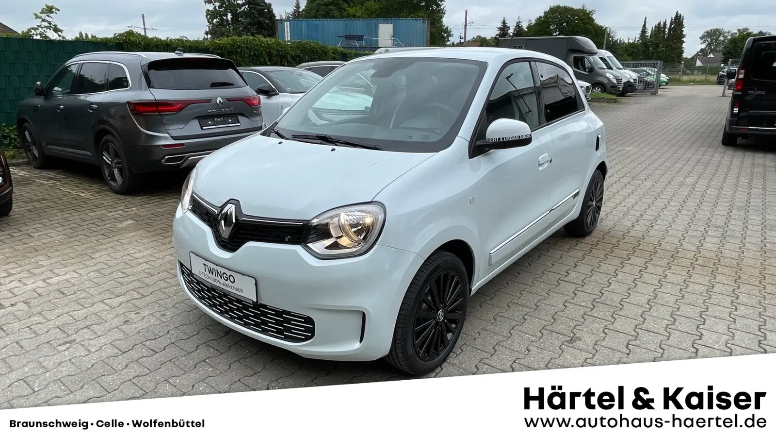 zu sehen ist ein weißer Renault Twingo 