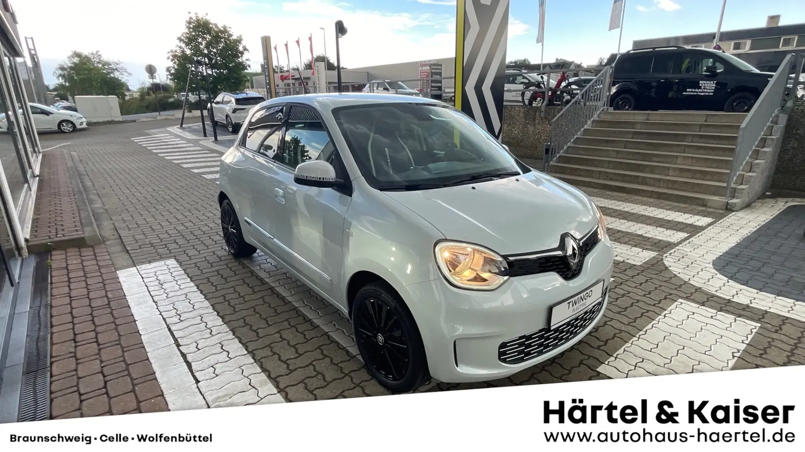 zu sehen ist ein weißer Renault Twingo 