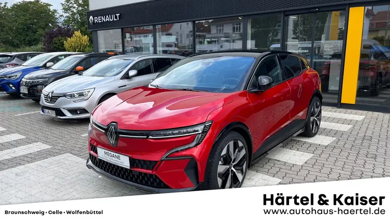 zu sehen ist ein roter Renault Megane