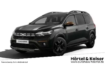 zu sehen ist ein schwarzer Dacia Jogger